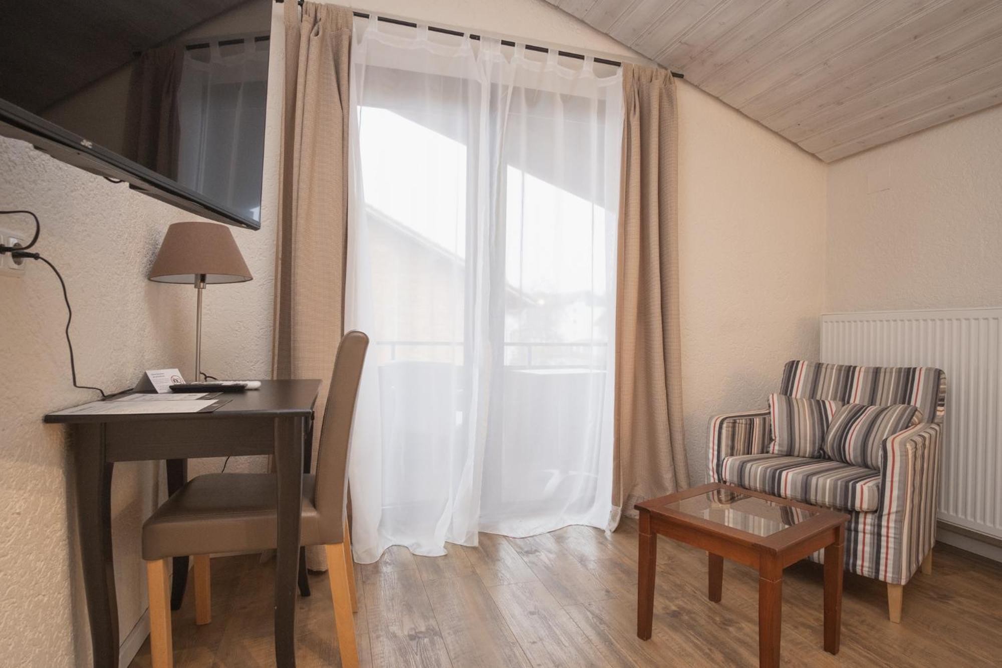 Doppelzimmer mit Balkon